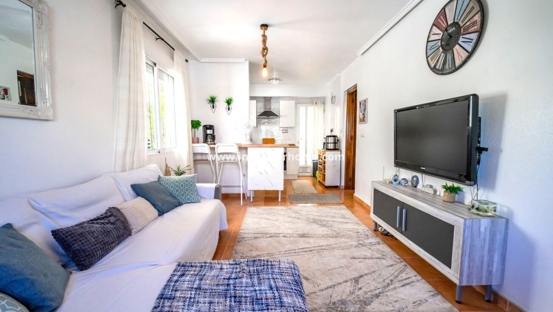 Försäljning - Villa - Orihuela Costa - Res Valle de los pinos