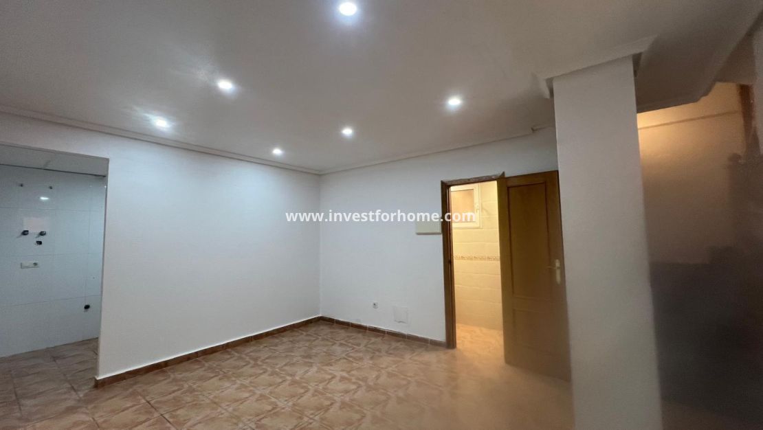 Försäljning - Villa - Orihuela Costa - Villamartín-las Filipinas