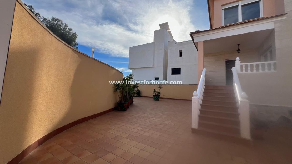 Försäljning - Villa - Orihuela Costa - Villamartín-las Filipinas