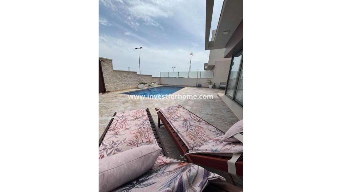 Försäljning - Villa - Orihuela Costa - Villamartín-las Filipinas