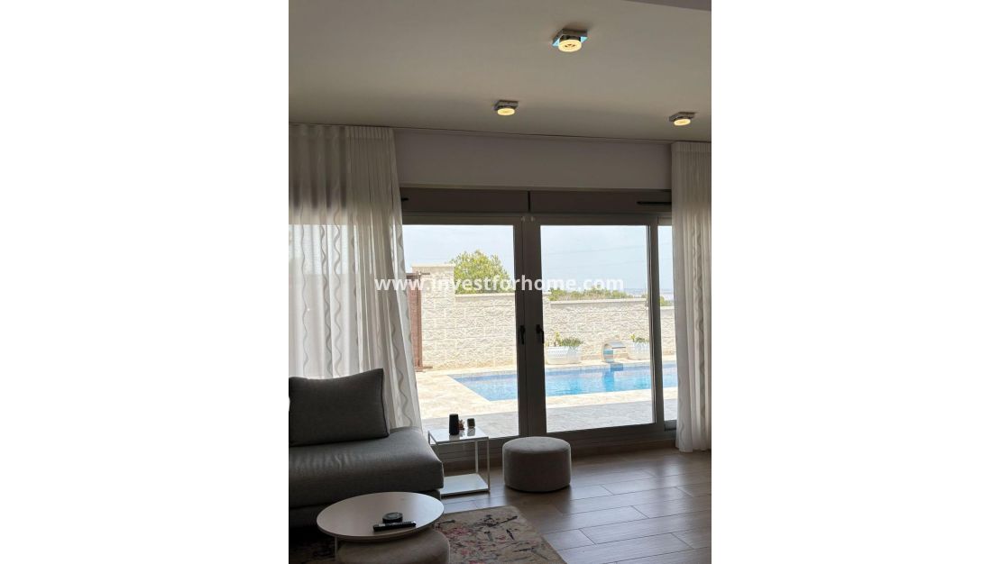 Försäljning - Villa - Orihuela Costa - Villamartín-las Filipinas