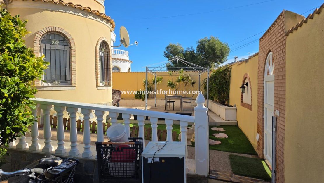 Försäljning - Villa - Orihuela Costa - Villamartín-las Filipinas