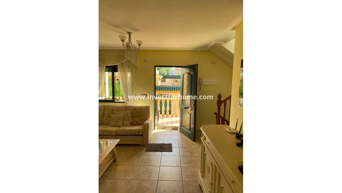 Försäljning - Villa - Orihuela Costa - Villamartín-las Filipinas