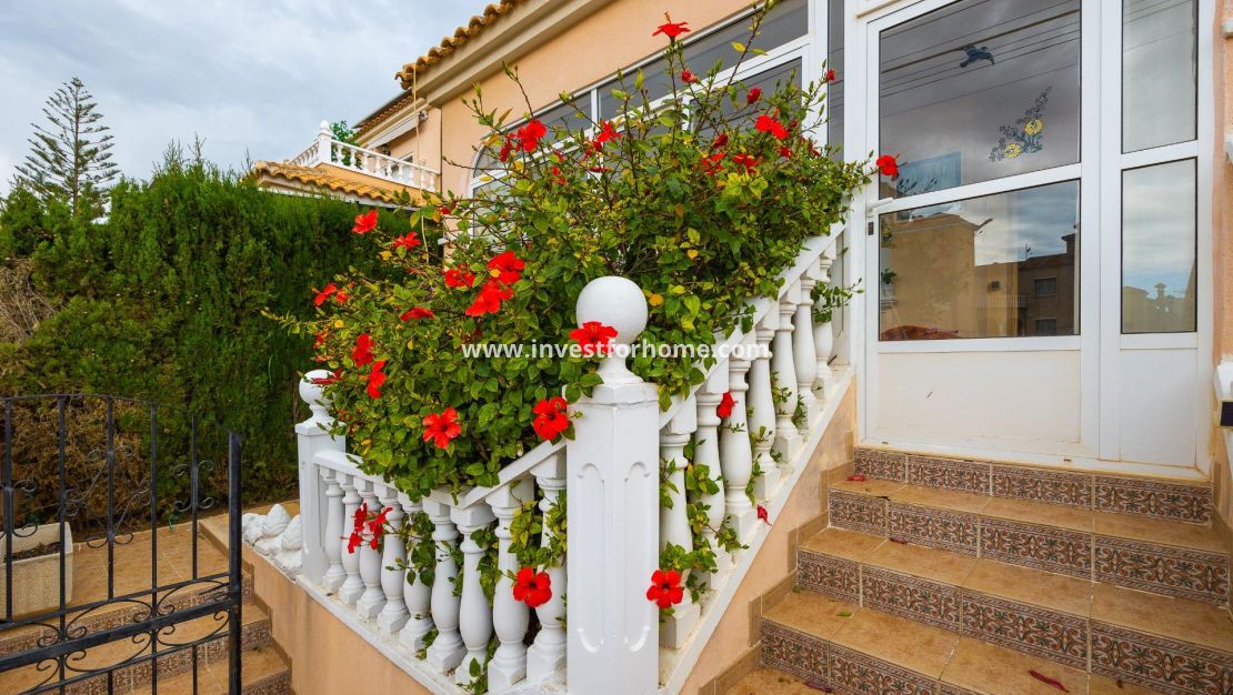 Försäljning - Villa - Orihuela Costa - Villamartín