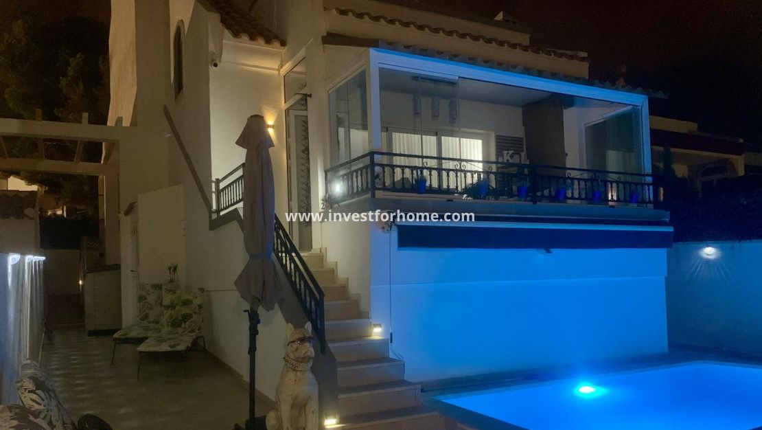 Försäljning - Villa - Orihuela Costa - Villamartín