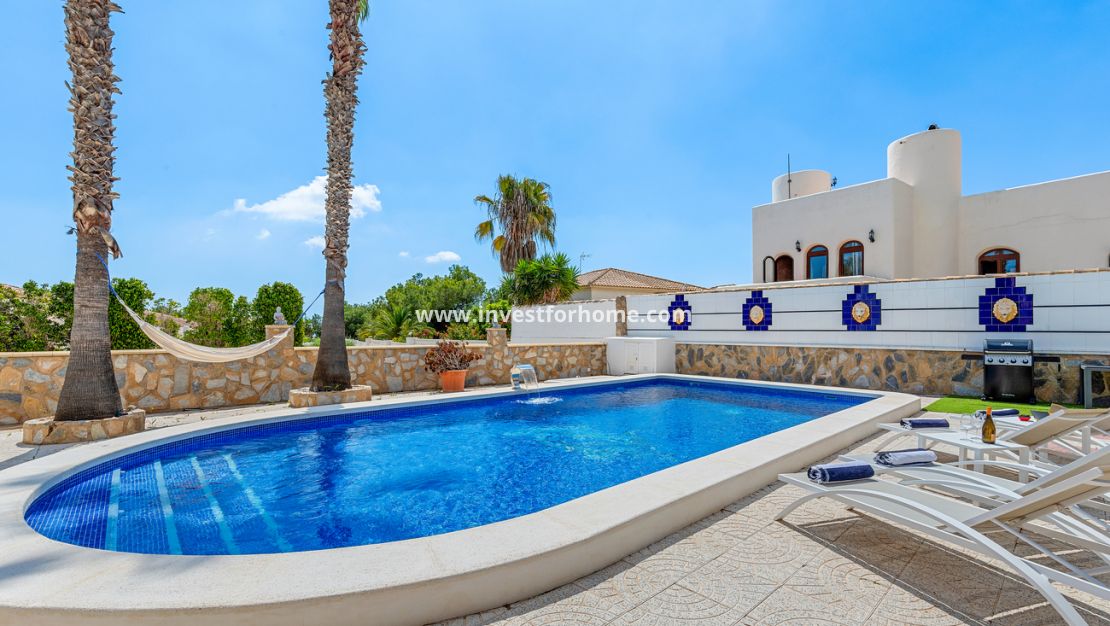 Försäljning - Villa - Pinar de Campoverde - Costa Blanca
