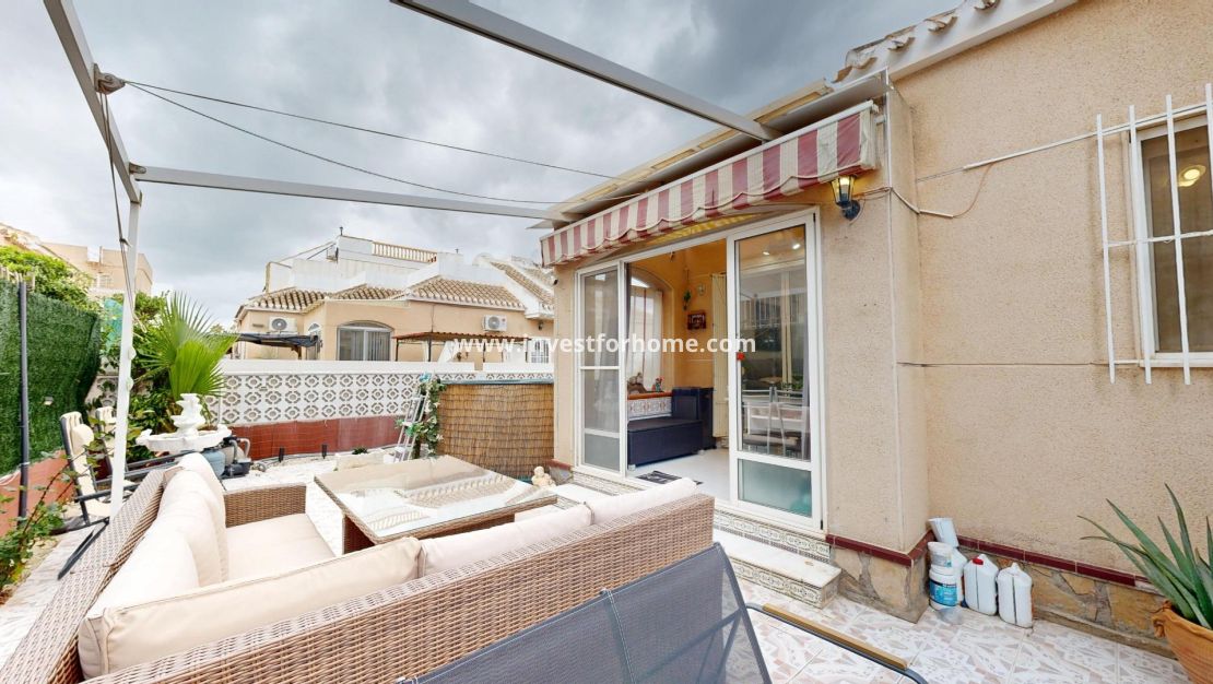 Försäljning - Villa - San Miguel de Salinas - 03193