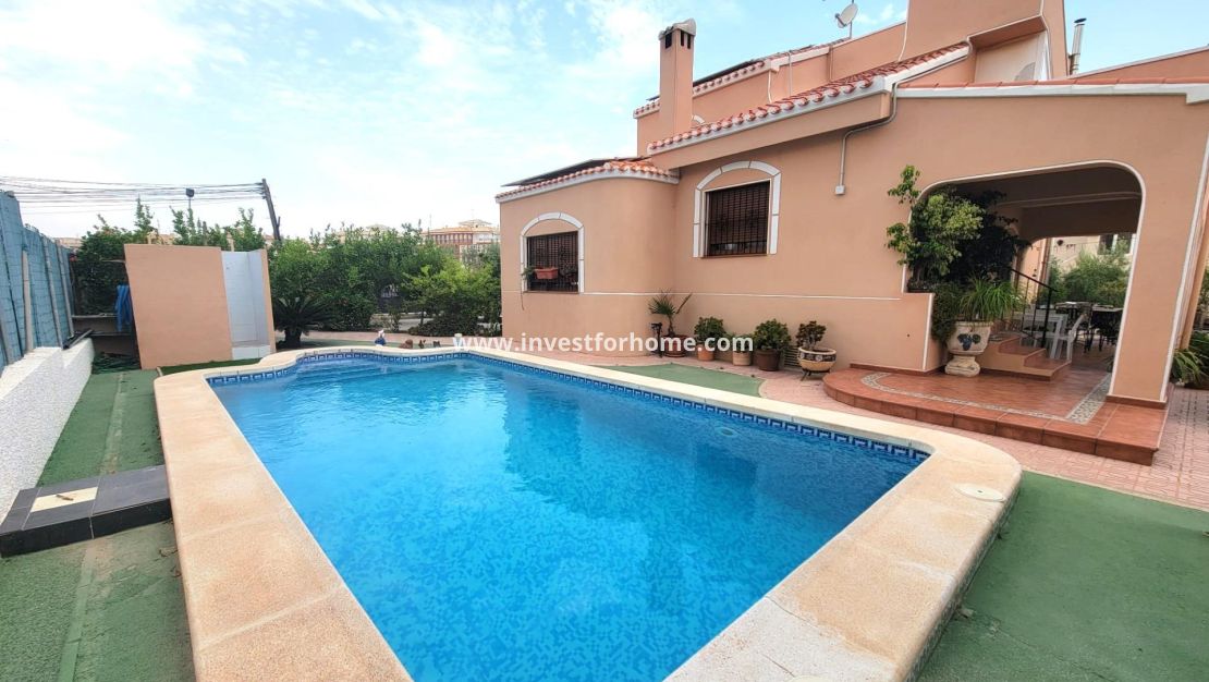 Försäljning - Villa - Torrevieja - aguas nuevas