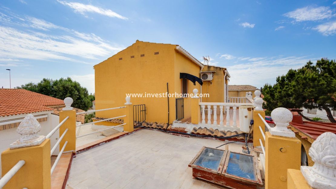 Försäljning - Villa - Torrevieja - aguas nuevas