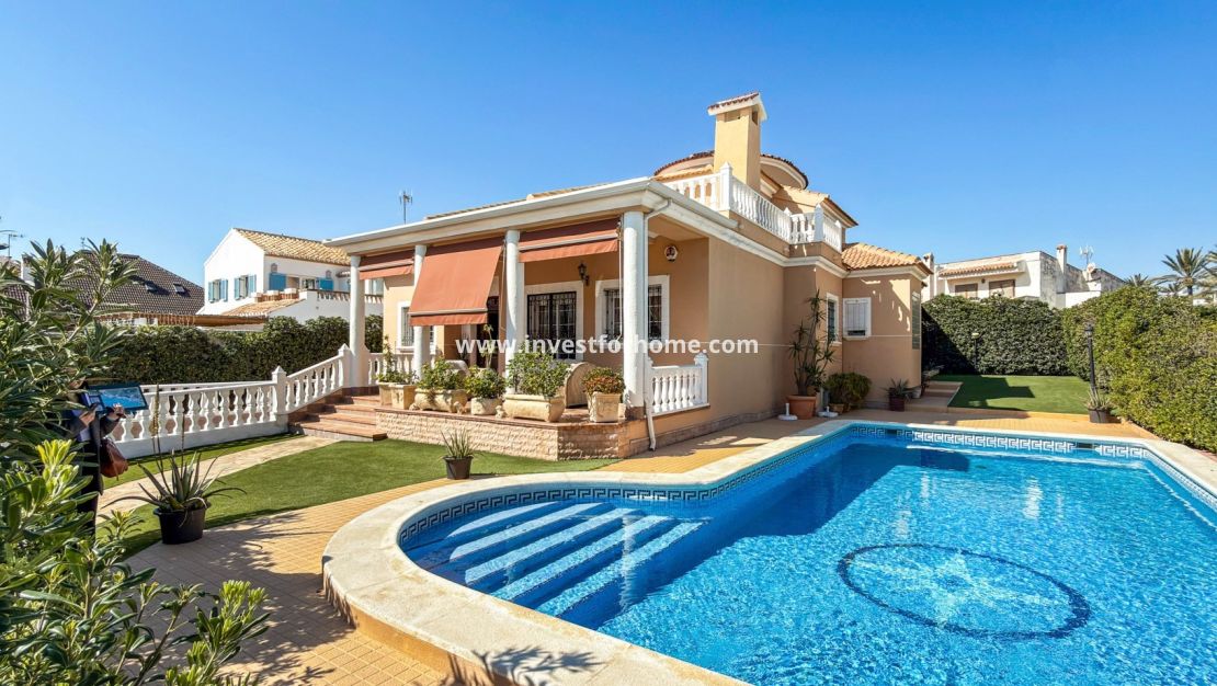 Försäljning - Villa - Torrevieja - Costa Blanca