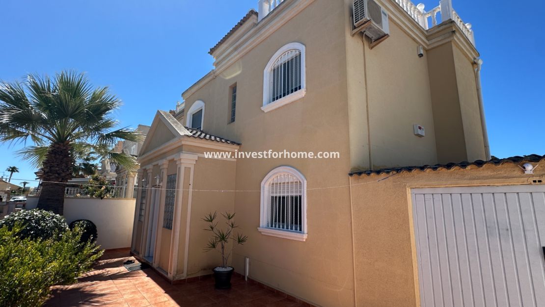 Försäljning - Villa - Torrevieja - Costa Blanca