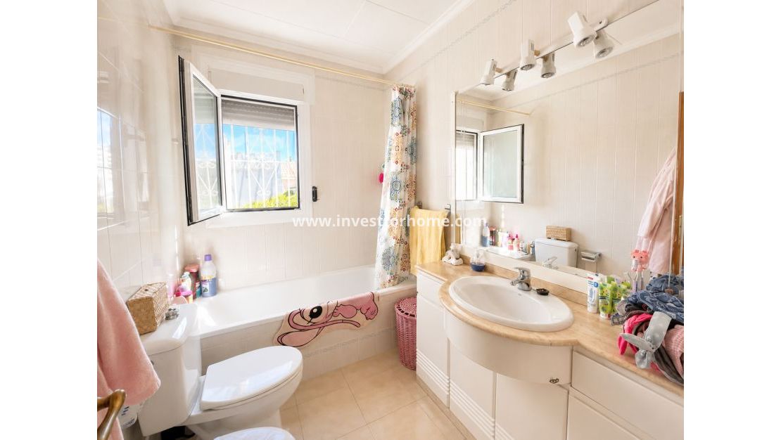 Försäljning - Villa - Torrevieja - Costa Blanca