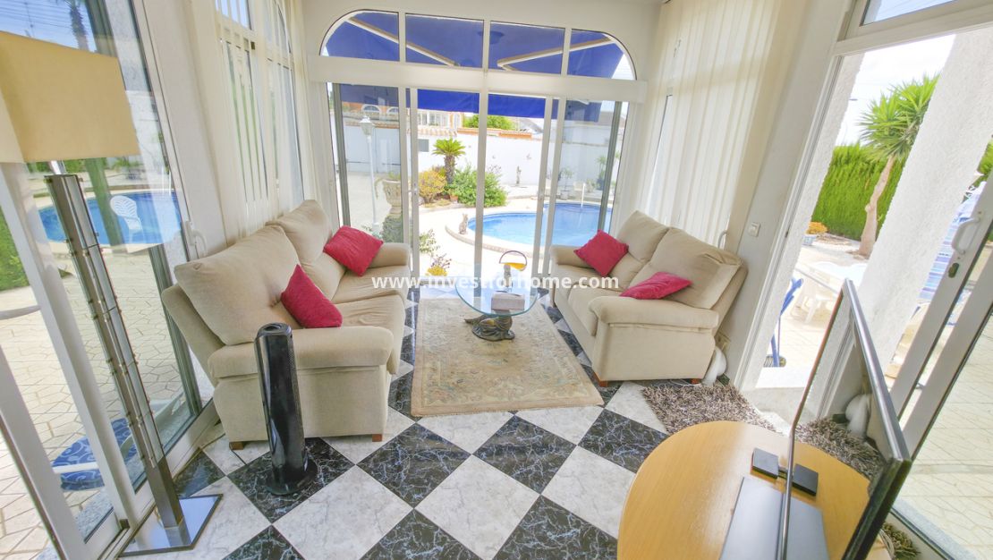 Försäljning - Villa - Torrevieja - Costa Blanca