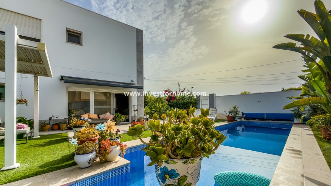 Försäljning - Villa - Torrevieja - Costa Blanca