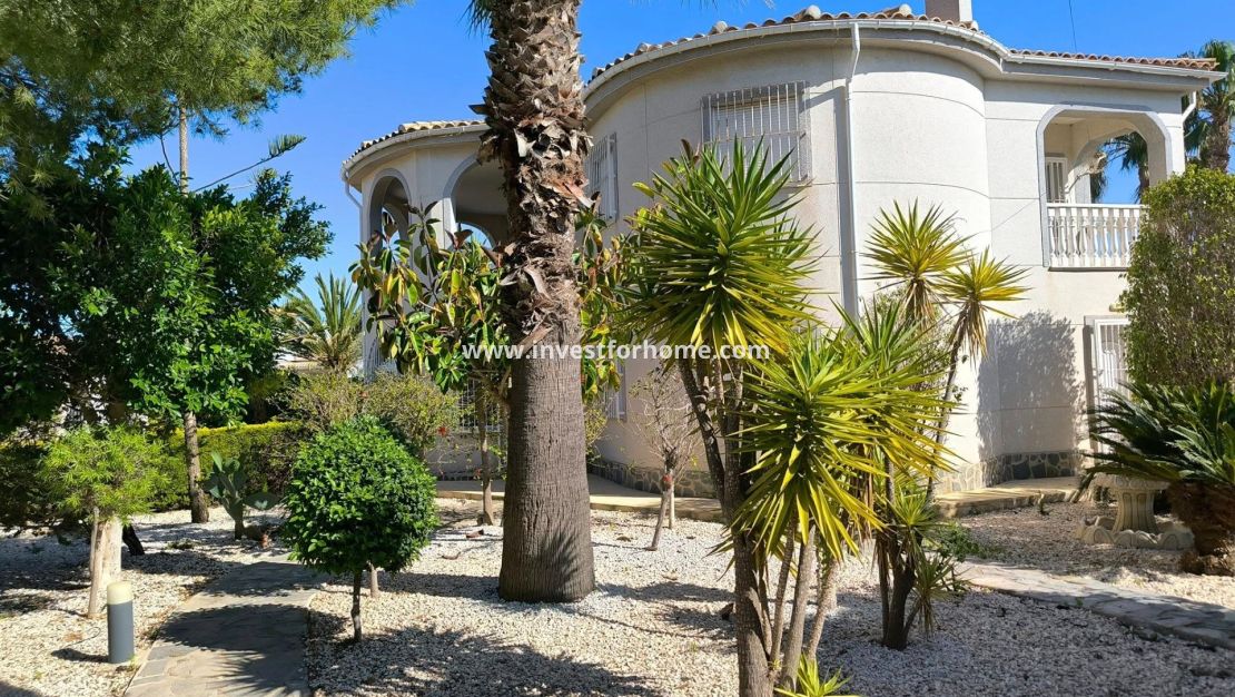 Försäljning - Villa - Torrevieja - La Siesta-El Chaparral