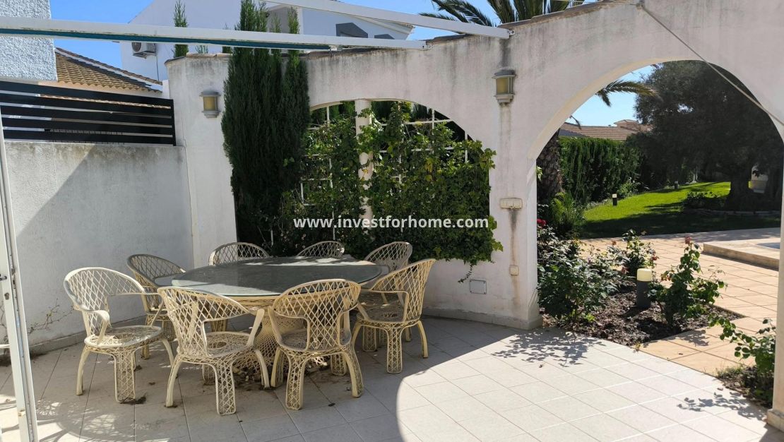 Försäljning - Villa - Torrevieja - La Siesta-El Chaparral