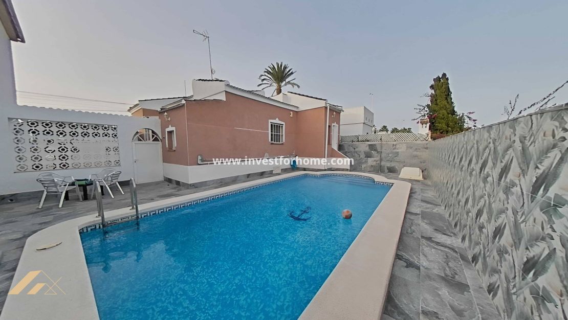 Försäljning - Villa - Torrevieja - La Siesta-El Chaparral