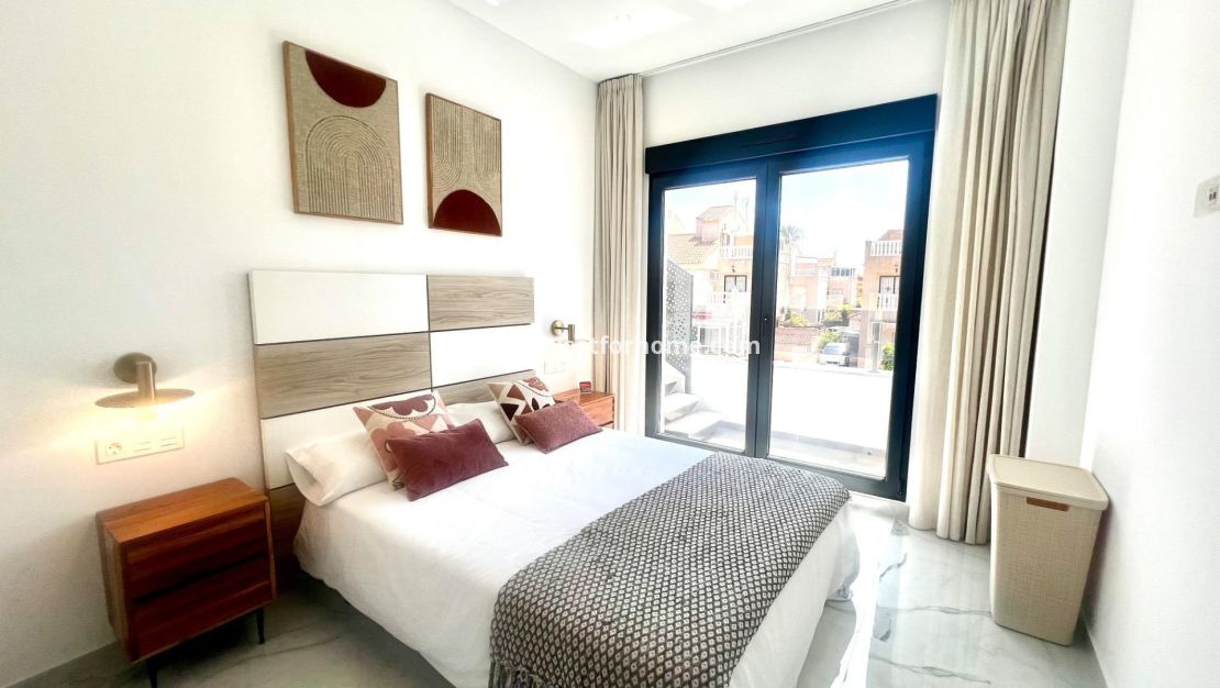 Försäljning - Villa - Torrevieja - La Siesta - El Salado - Torreta