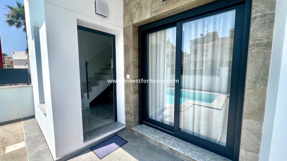 Försäljning - Villa - Torrevieja - La Siesta - El Salado - Torreta