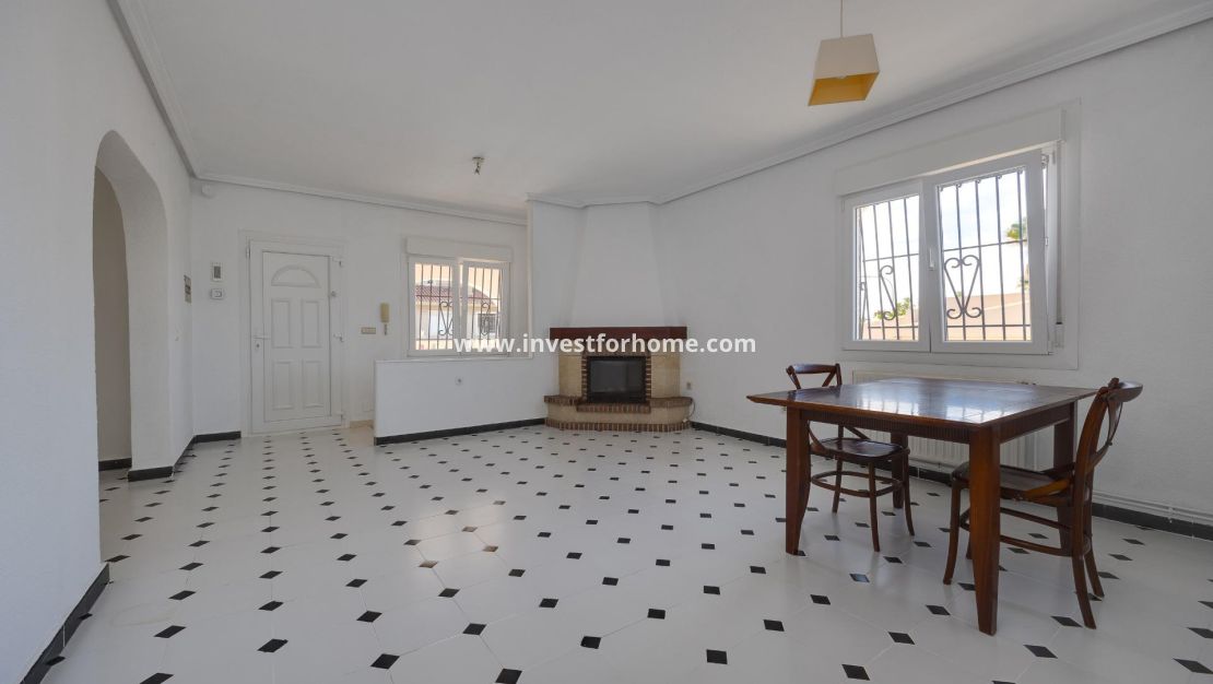 Försäljning - Villa - Torrevieja - La Siesta - El Salado - Torreta