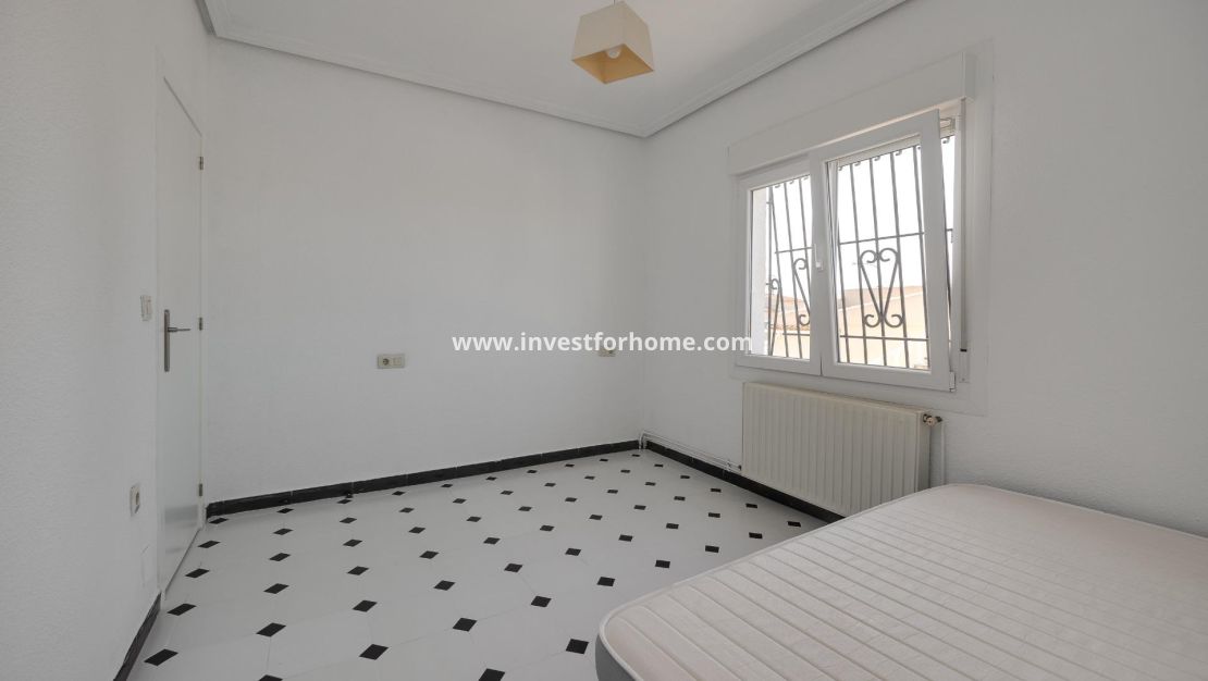 Försäljning - Villa - Torrevieja - La Siesta - El Salado - Torreta