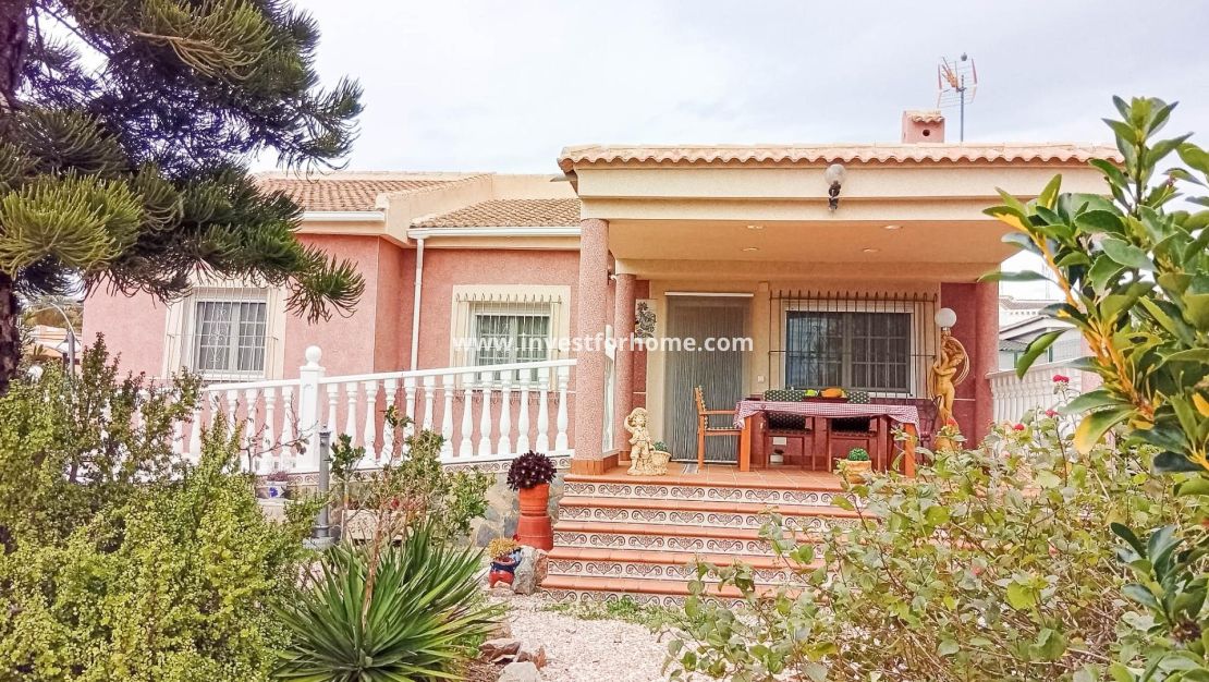 Försäljning - Villa - Torrevieja - La Siesta - El Salado - Torreta