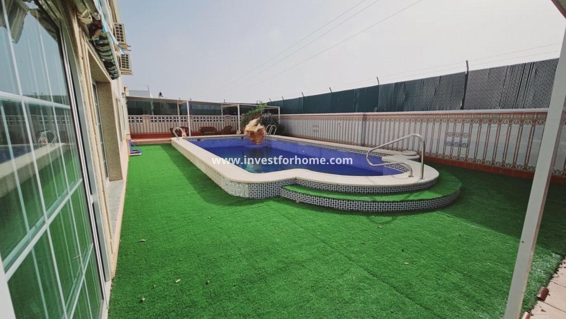 Försäljning - Villa - Torrevieja - La Siesta - El Salado - Torreta