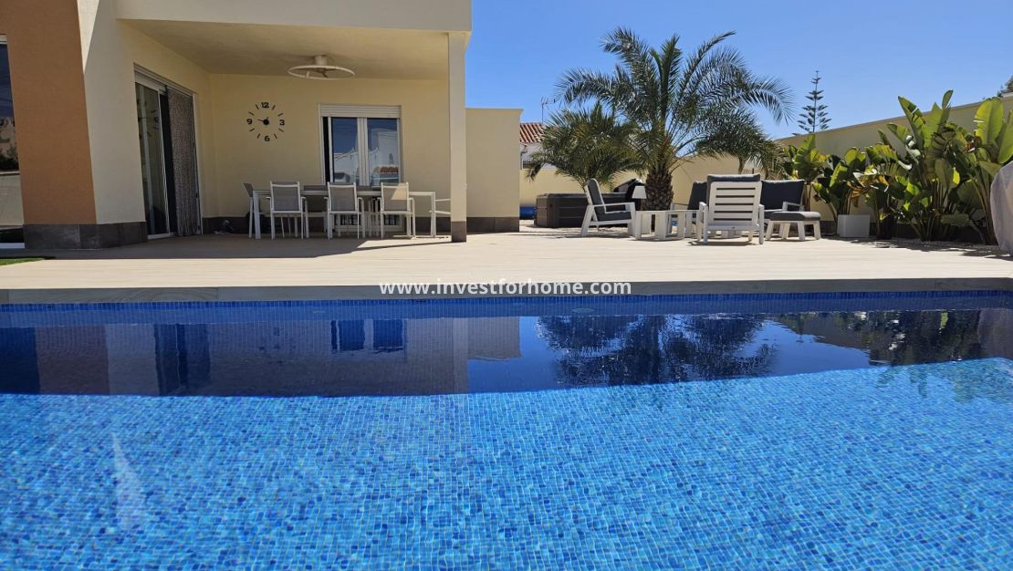 Försäljning - Villa - Torrevieja - La Siesta - El Salado - Torreta