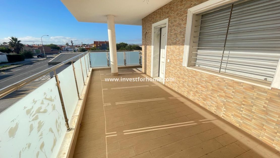 Försäljning - Villa - Torrevieja - La Siesta - El Salado - Torreta