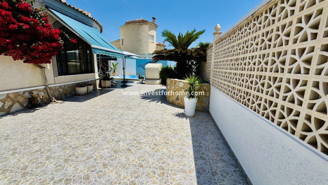 Försäljning - Villa - Torrevieja - La Siesta - El Salado - Torreta
