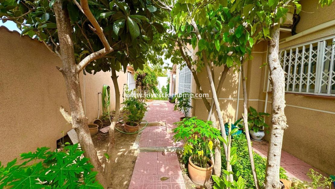 Försäljning - Villa - Torrevieja - Los Balcones - Los Altos Del Edén