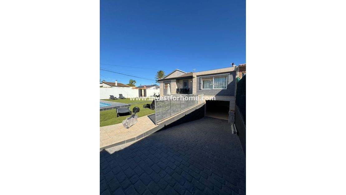 Försäljning - Villa - Torrevieja - Los Balcones - Los Altos Del Edén