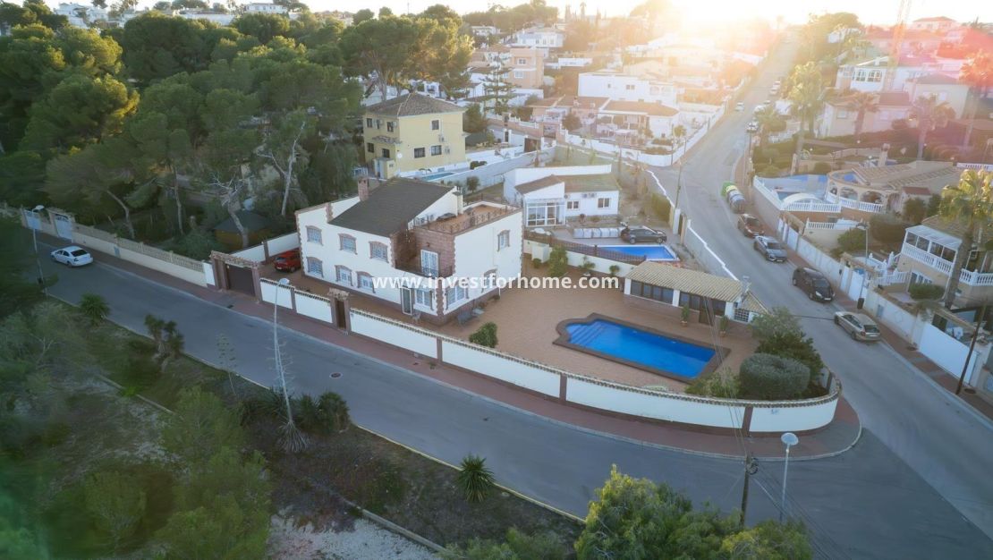 Försäljning - Villa - Torrevieja - Los Balcones - Los Altos Del Edén