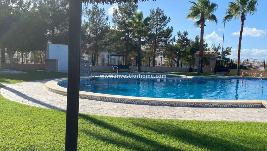 Försäljning - Villa - Torrevieja - Los Balcones
