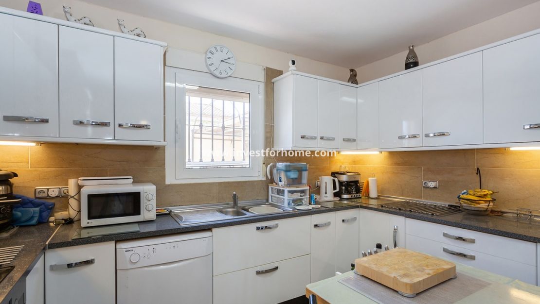 Försäljning - Villa - Torrevieja - Los Balcones