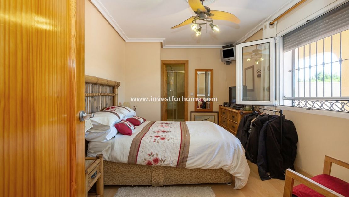 Försäljning - Villa - Torrevieja - Los Balcones