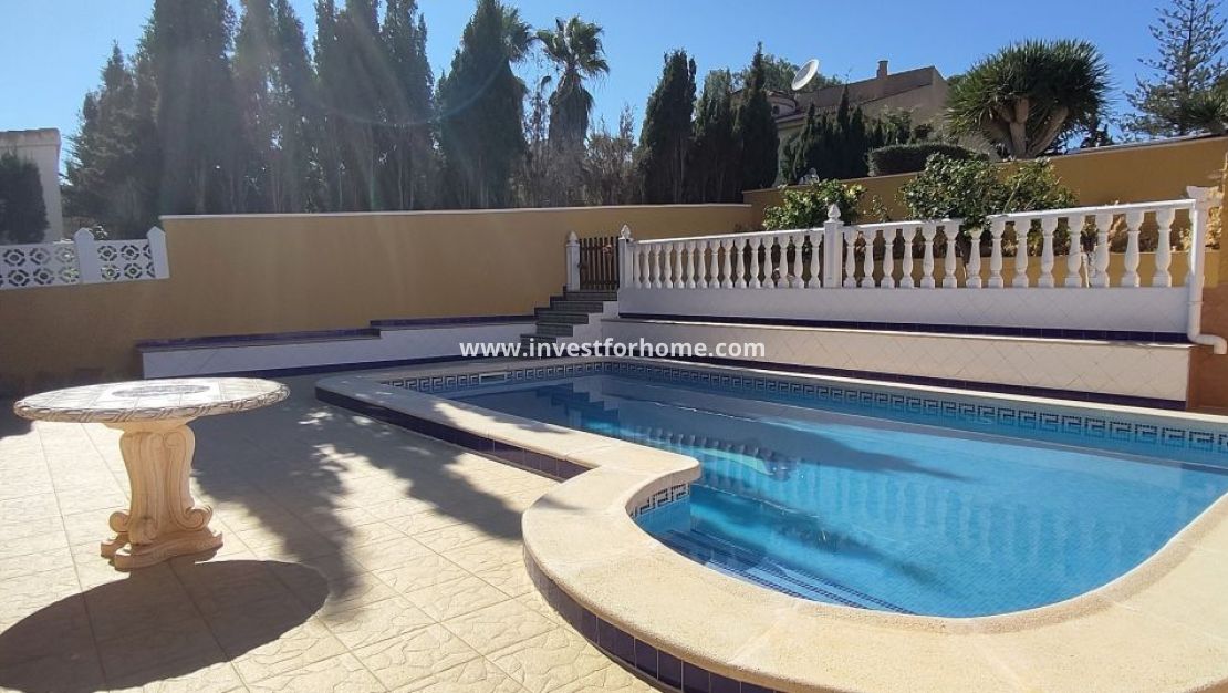 Försäljning - Villa - Torrevieja - Los Balcones