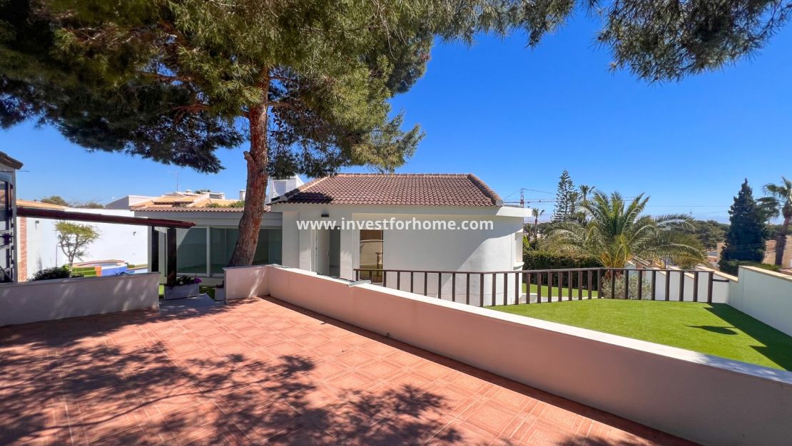 Försäljning - Villa - Torrevieja - Los Balcones