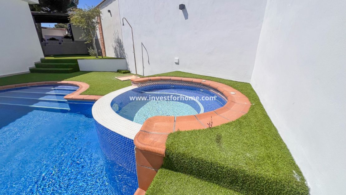 Försäljning - Villa - Torrevieja - Los Balcones