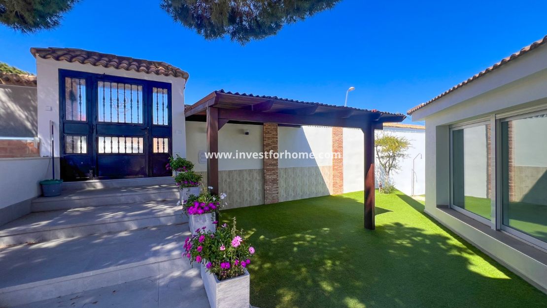 Försäljning - Villa - Torrevieja - Los Balcones