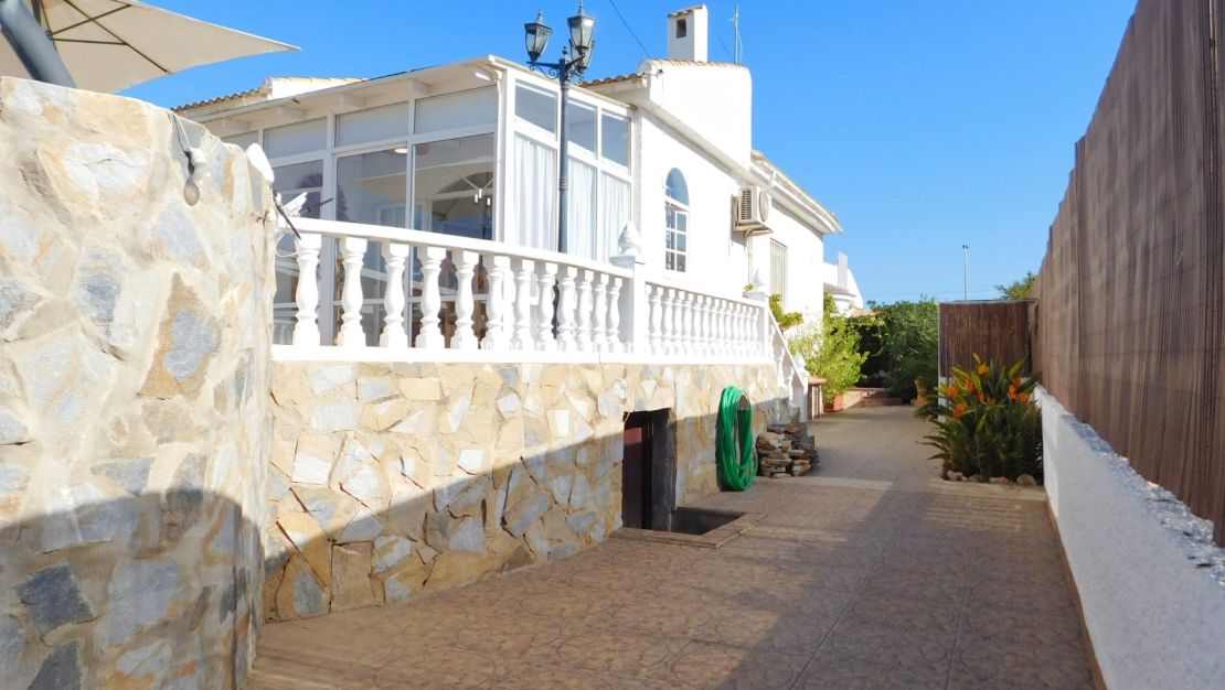 Försäljning - Villa - Torrevieja - San Luis
