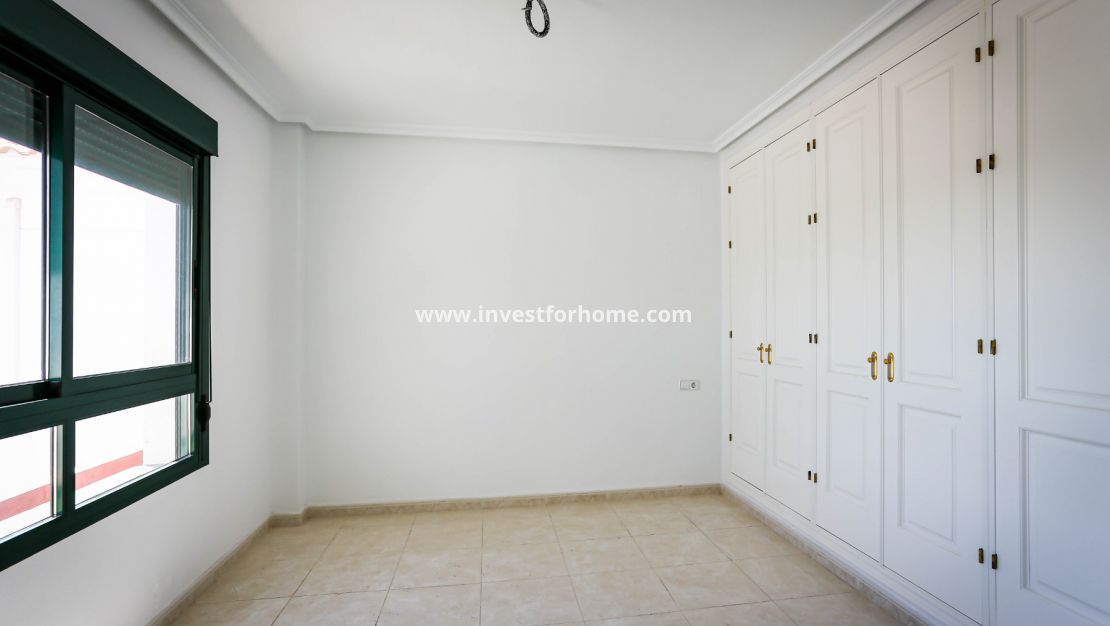 Iron Lomas de Campoamor Orihuela Costa La Zenia Costa Blanca 