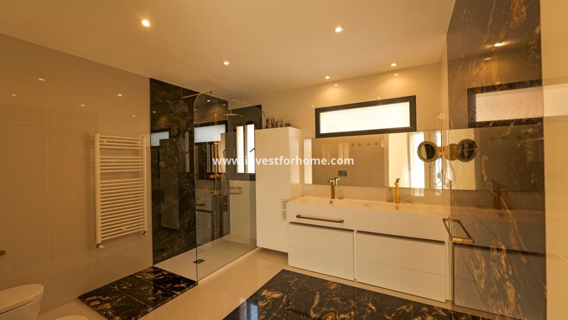 Nouvelle construction - Villa - Torrevieja - Centro