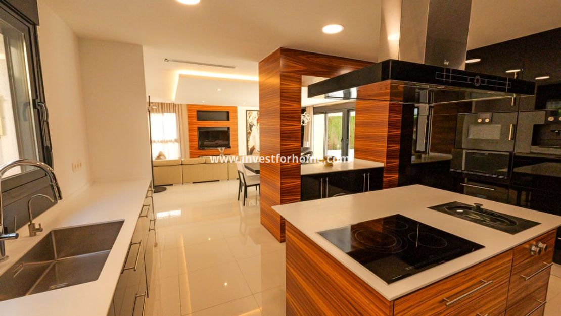 Nouvelle construction - Villa - Torrevieja - Centro