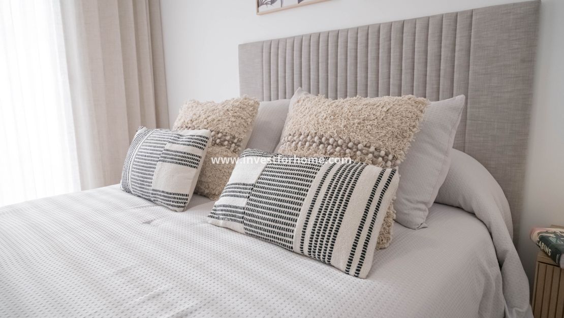 Nueva construcción - Casa - Jerónimo y Avileses