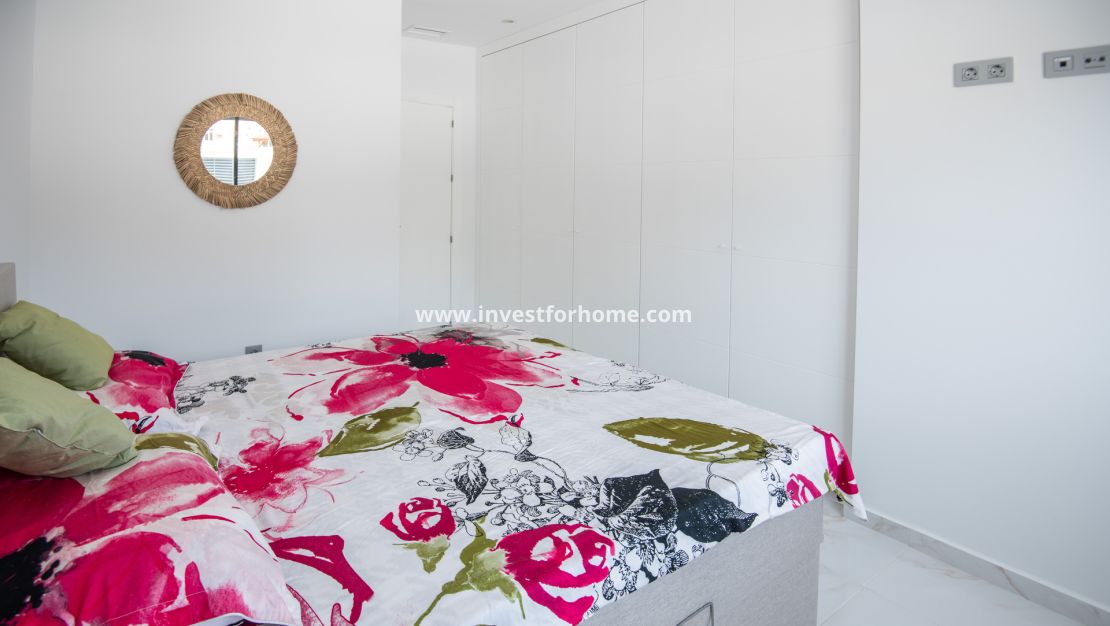 Nueva construcción - Casa - Pinar de Campoverde