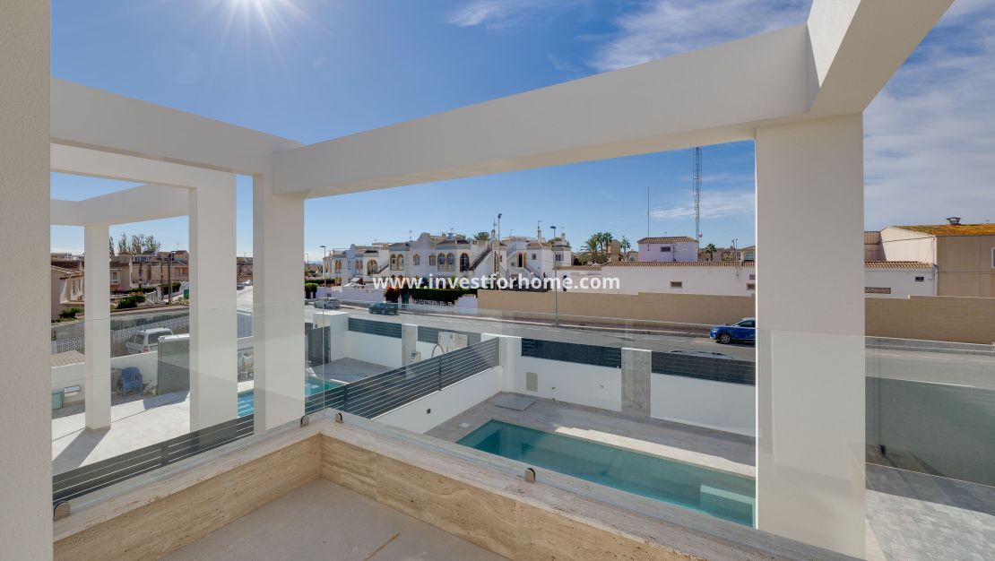 Nueva construcción - Casa - Torrevieja - Centro