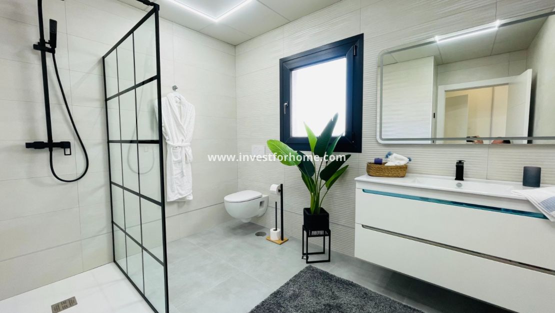 Nueva construcción - Casa - Torrevieja - Centro