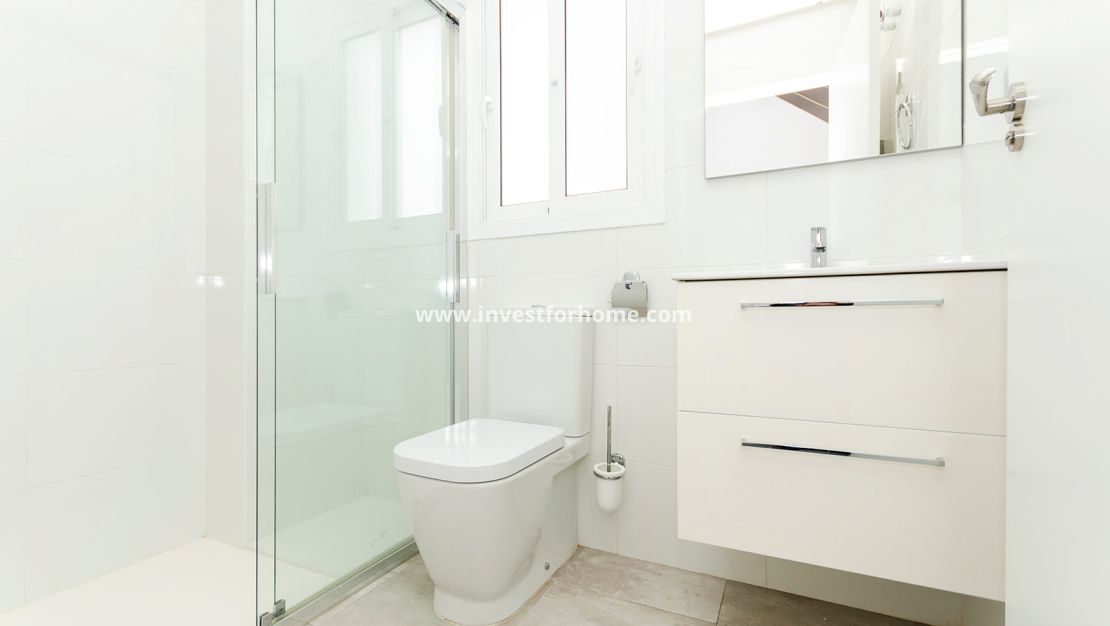 Nueva construcción - Casa - Torrevieja - Centro