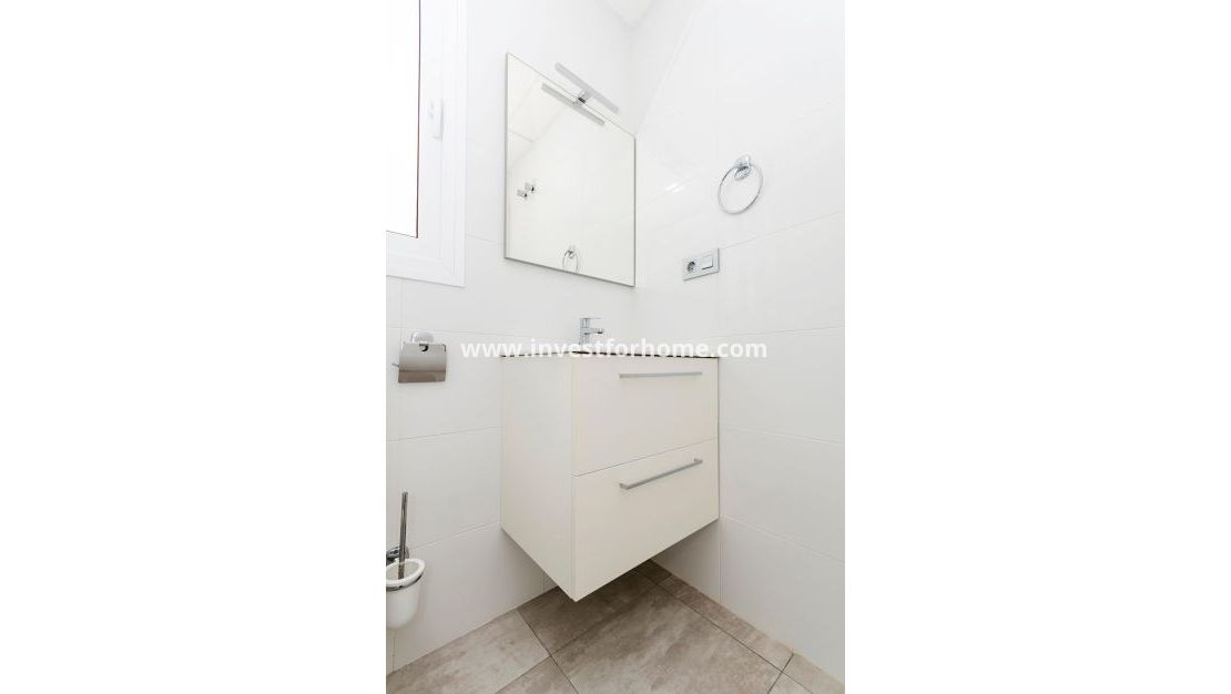 Nueva construcción - Casa - Torrevieja - Centro